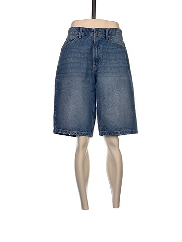 Bershka Bermuda / Kapri p İndirimli.