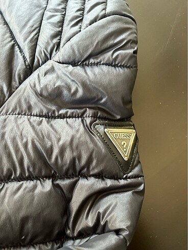 Guess Guess siyah çocuk mont