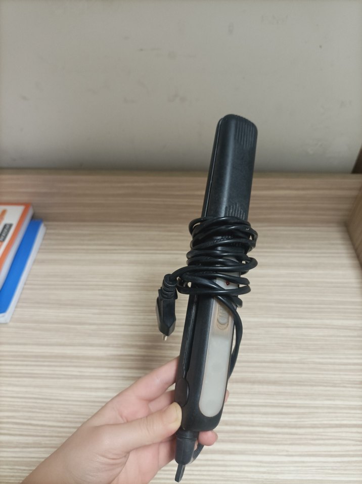 Parlak Siyah Saç Düzleştirici - Görsel 3