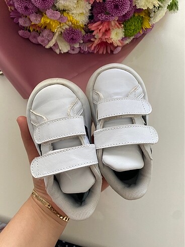 Adidas spor ayakkabı