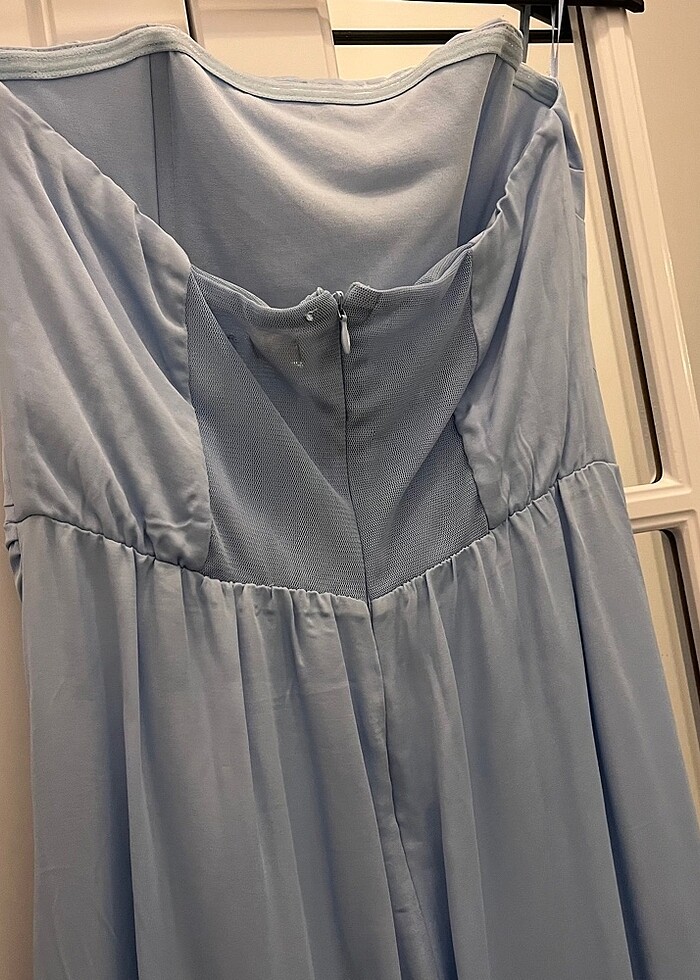 Mavi straplez elbise - Görsel 3