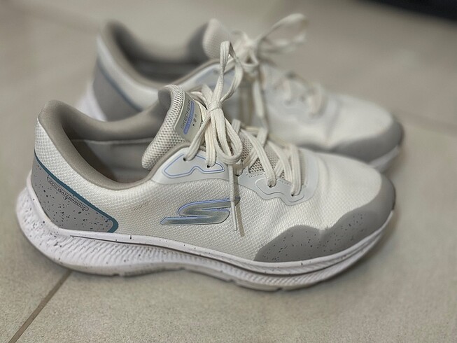 Skechers go run