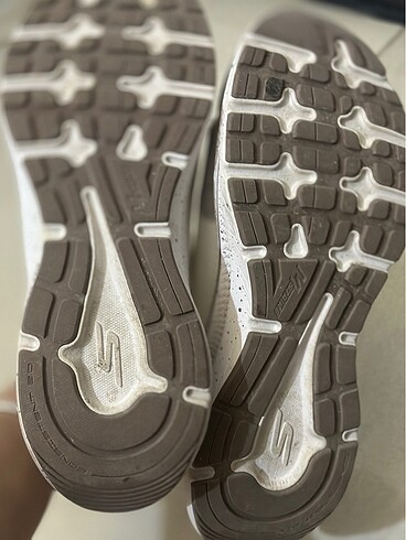 38 Beden ten rengi Renk Skechers go run