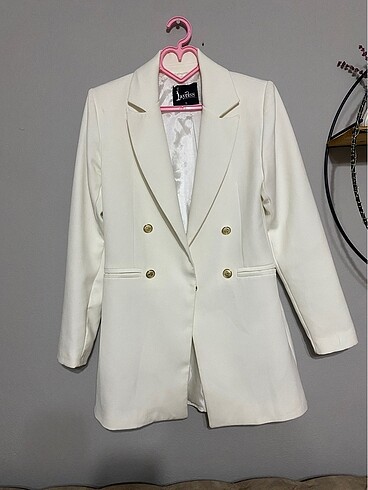Beyaz blazer ceket