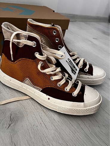 40 Beden kahverengi Renk Converse