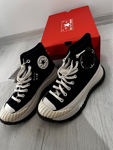 40 Beden lacivert Renk Kalın tabanlı converse