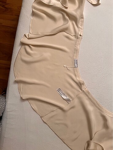 xs Beden BERSHKA BELDEN BAĞLAMALI KRUVAZE ETEK