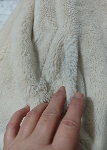 Kapüşonlu Krem Renk Suni Kürk - Görsel 7