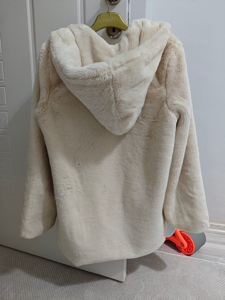 Kapüşonlu Krem Renk Suni Kürk - Görsel 5