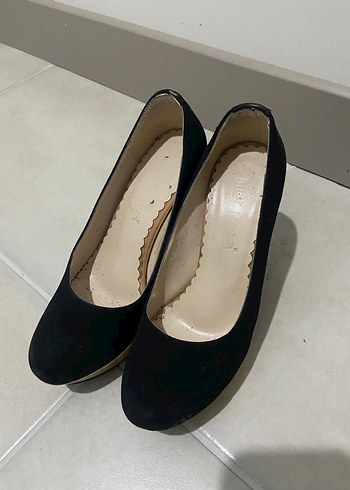 Klasik Siyah Platform Topuklu Gold Detaylı Kadın ayakkabı - Görsel 2