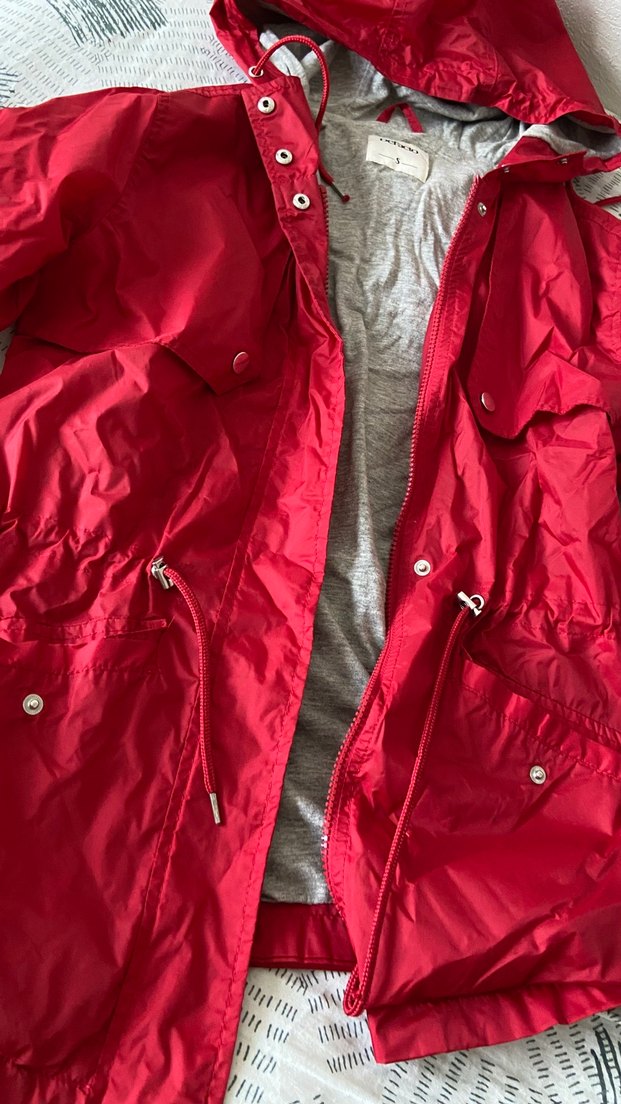 Kırmızı Yağmurluk Ceket - Görsel 3