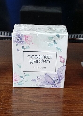 Essentials Garden Parfum In Bloom EDP 30ml.  - Görsel 3