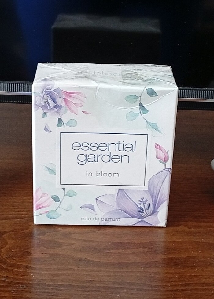 Essentials Garden Parfum In Bloom EDP 30ml.  - Görsel 3