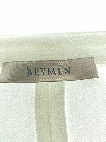38 Beden beyaz Renk Beymen Bluz %70 İndirimli.