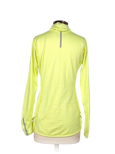 m Beden New Balance Bluz %70 İndirimli.
