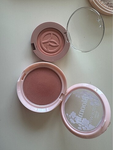 Beden Renk Set şeklinde allık/far/highlighter