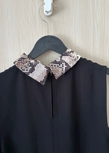 38 Beden siyah Renk Yılan Desenli Yakalı Kolsuz Mini Bluz