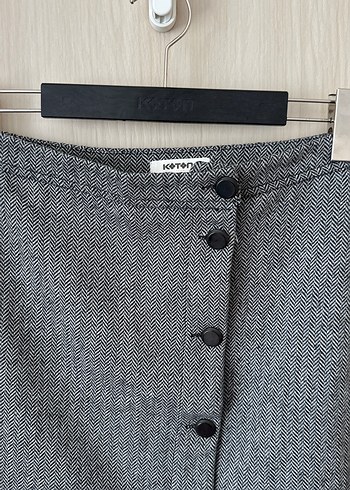 Düğmeli Gri Mini Etek - Görsel 2