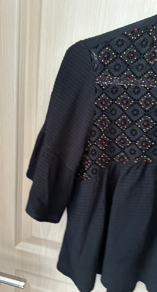 Nakışlı V Yakalı Siyah Örgü Bluz - Görsel 2