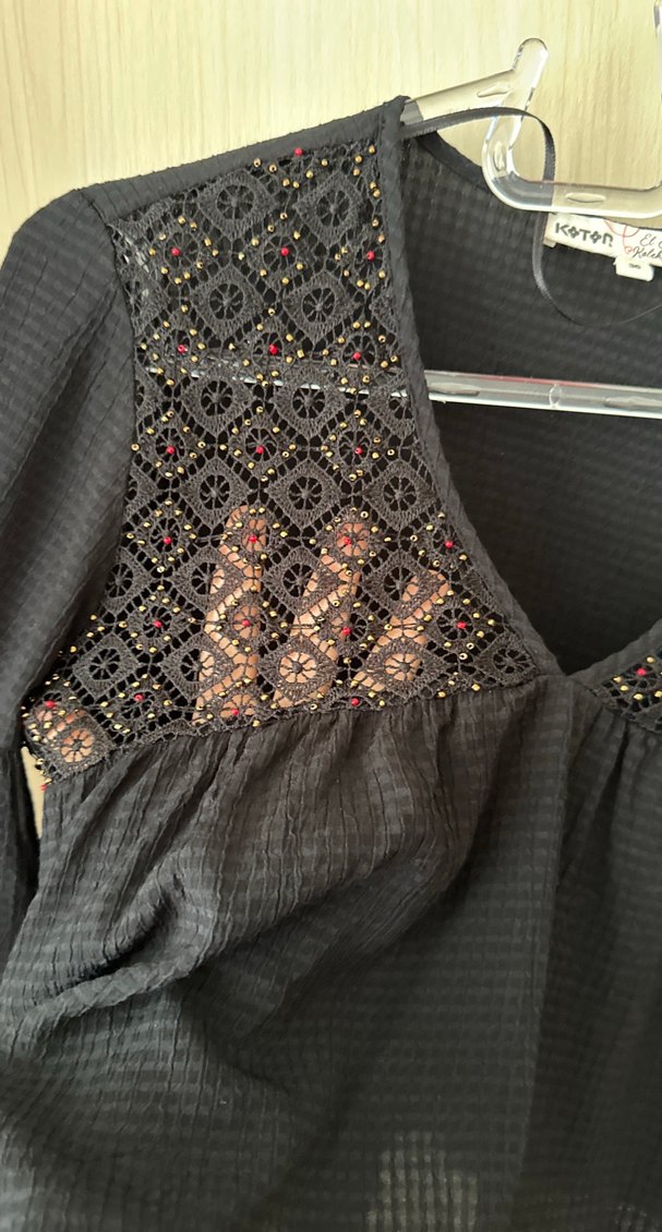 Nakışlı V Yakalı Siyah Örgü Bluz - Görsel 3