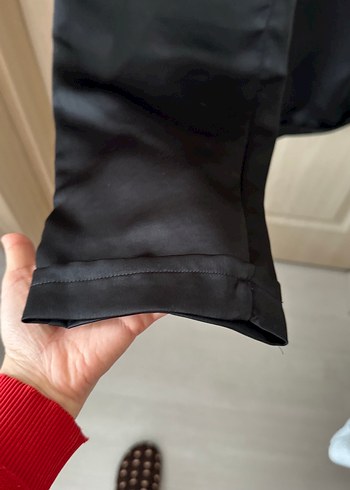 Düğmeli Siyah Midi Kadın Kumaş Pantolon - Görsel 3