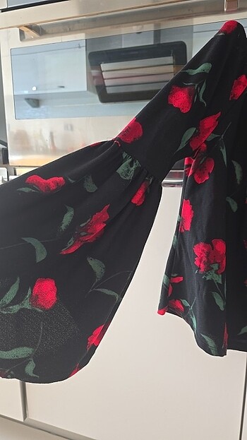 Diğer Butik ürünü L beden Madonna yaka