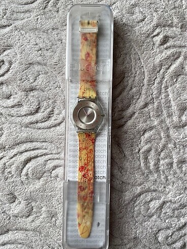 Swatch Kadın Kol Saati