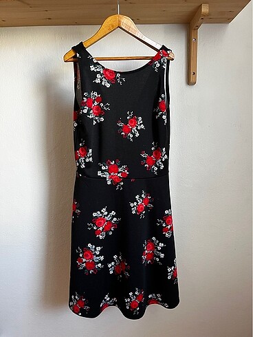 H&M güllü elbise