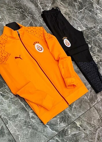 10 Yaş Beden GALATASARAY PUMA ÇOCUK EŞOFMAN TAKIMI