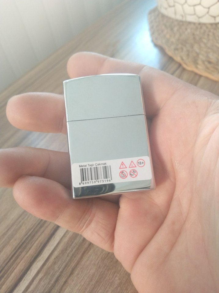 Gri Parlak Oyma Desenli Çakmak - Görsel 3