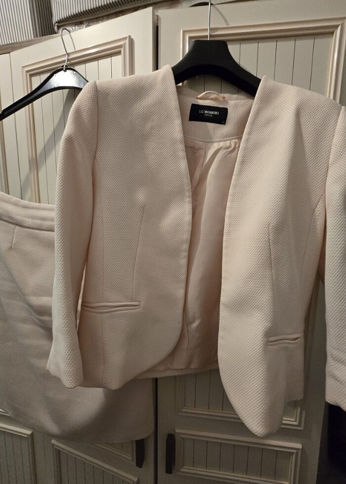 Kadın Pudra tonunda takım elbise - Görsel 2