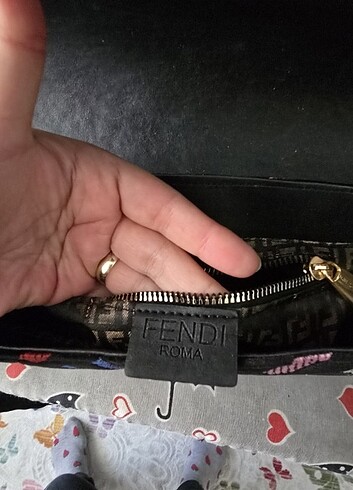 Beden Fendi çanta.