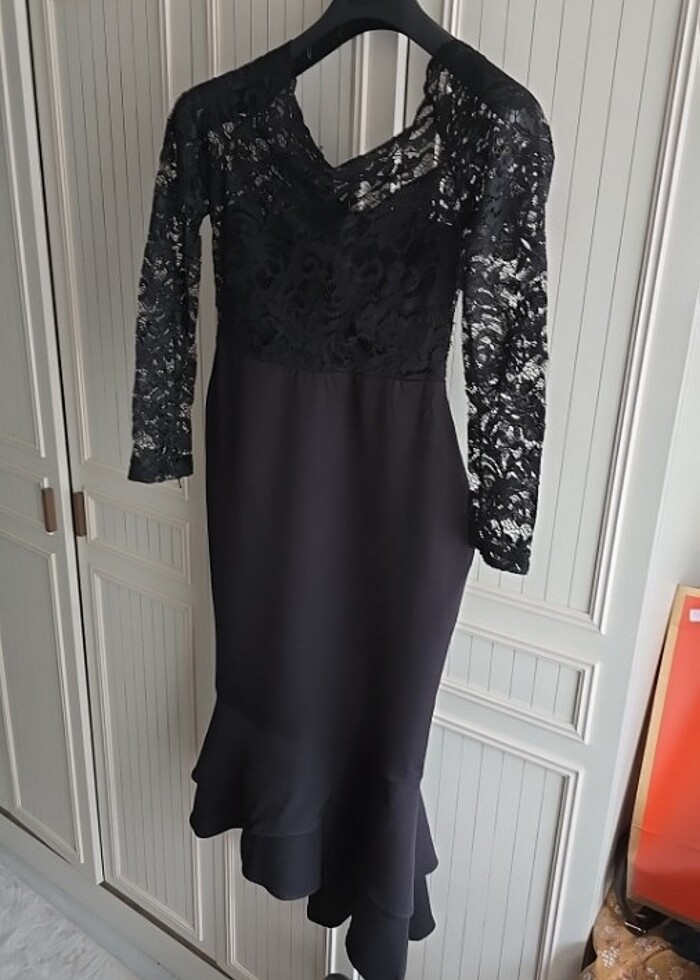 Balık model, etekleri fırfırlı midi boy elbise - Görsel 2