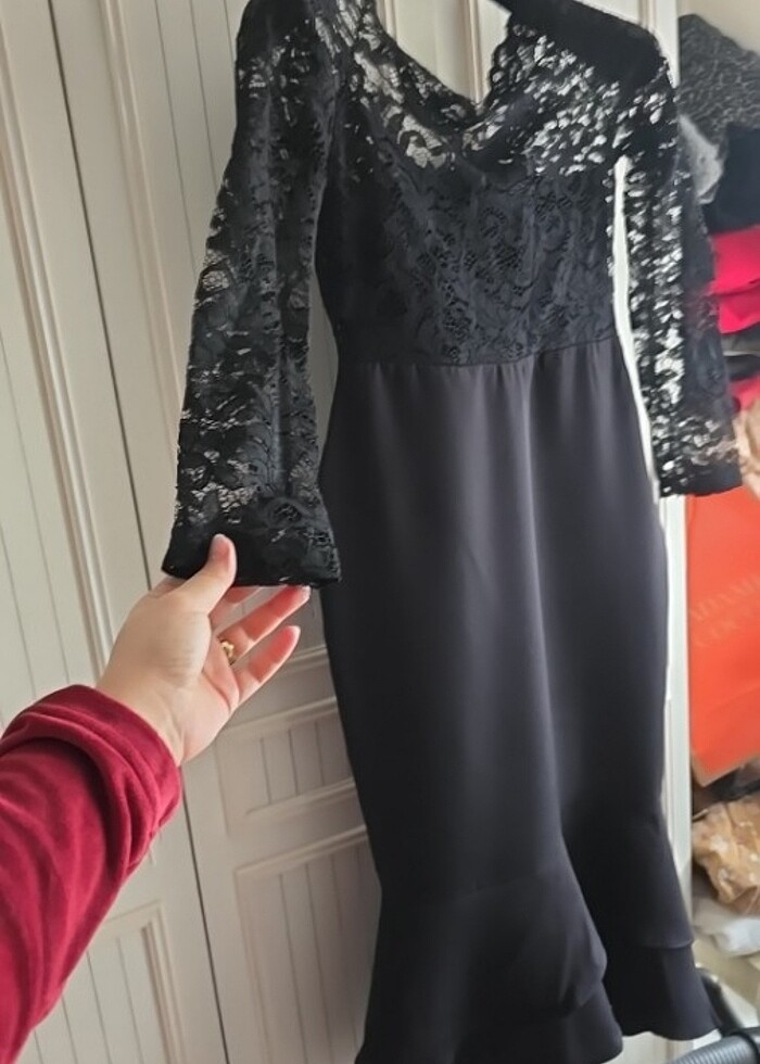 Balık model, etekleri fırfırlı midi boy elbise - Görsel 3