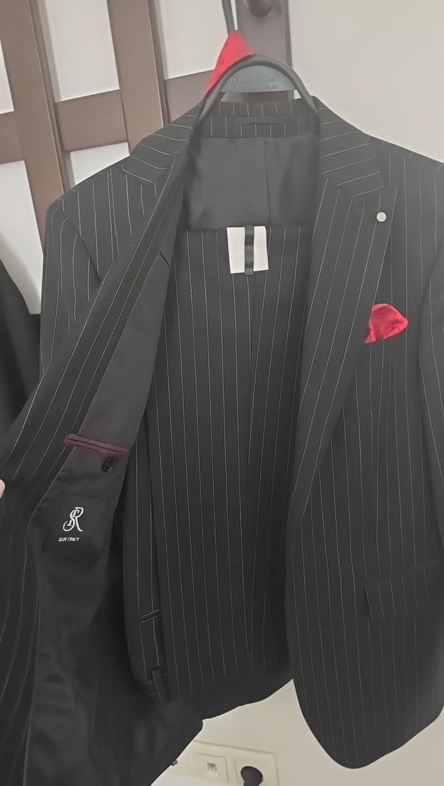 Çizgili Siyah Erkek Takım Elbise - Görsel 3