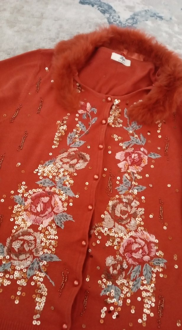Kırmızı Kürklü Nakışlı Bohem Kadın Kazak - Görsel 2