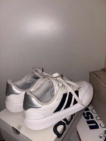38,5 Beden Adidas Kadın Spor Ayakkabı