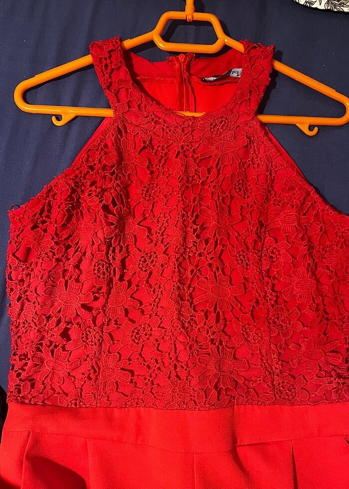 Kırmızı tulum - Görsel 4