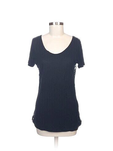 Koton T-shirt %70 İndirimli.