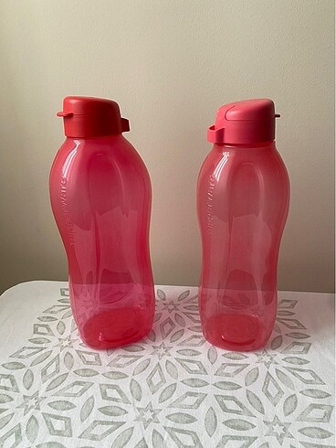 Beden kırmızı Renk TUPPERWARE EKO SU ŞİŞESİ (2 LT/1,5 LT)