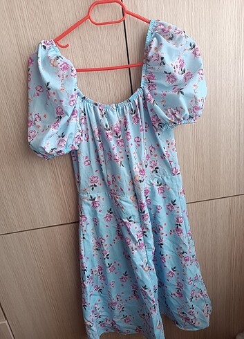Mavi pembe çiçekli elbise 