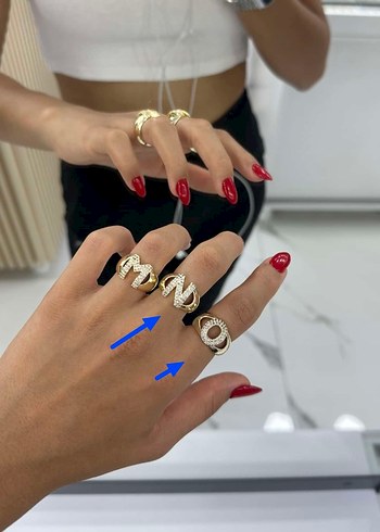 VİP SERİ TAŞLI HARFLİ AYARLI MODEL YÜZÜK