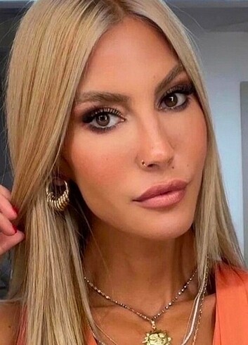 Beden İTHAL VİP ÇİZGİLİ HALKA MODEL ÇAĞLA ŞİKEL KÜPE