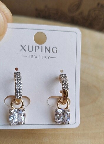  Beden ÇELİK XUPİNG ZİRKON TAŞLI KARE MODEL KÜPE