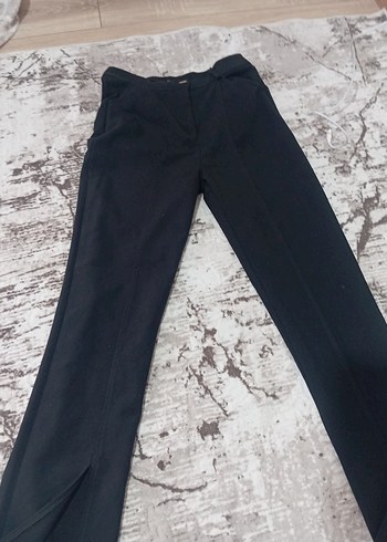 Siyah Kadın Denim Yırtmaçlı İspanyol Paça Pantolon - Görsel 2