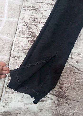 Siyah Kadın Denim Yırtmaçlı İspanyol Paça Pantolon - Görsel 3