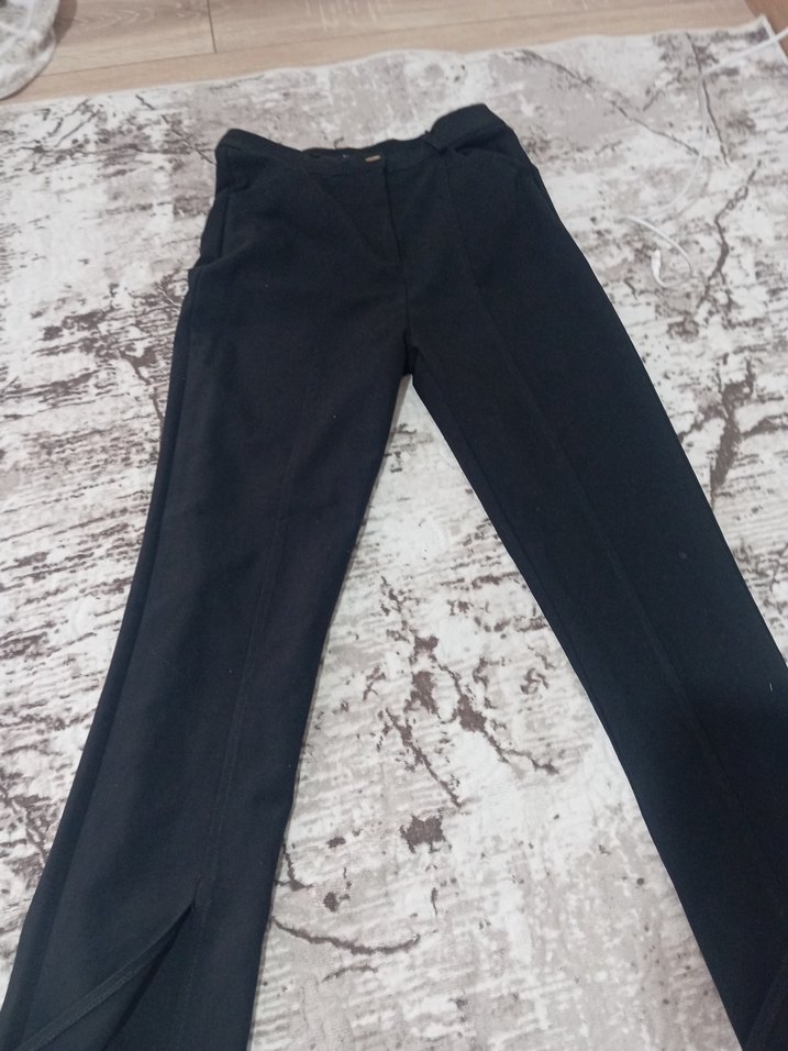 Siyah Kadın Denim Yırtmaçlı İspanyol Paça Pantolon - Görsel 2