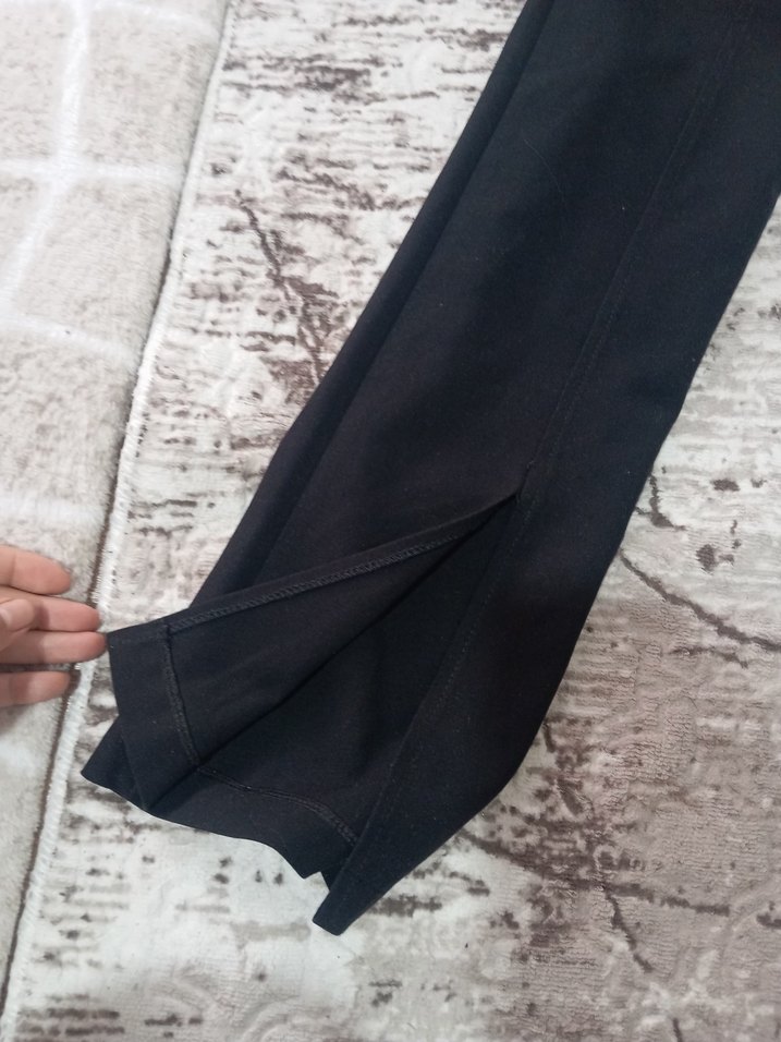 Siyah Kadın Denim Yırtmaçlı İspanyol Paça Pantolon - Görsel 3