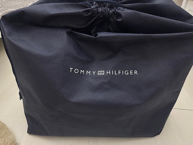  Beden Tommy Hilfiger çanta