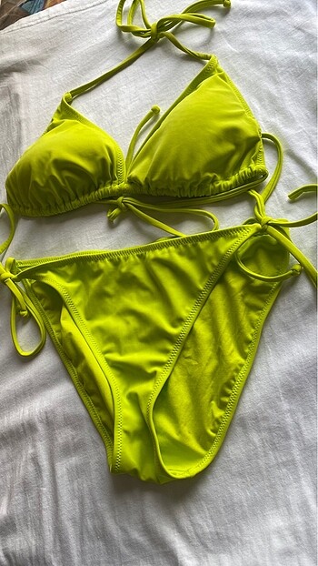 Fıstık yeşilini bikini takımı